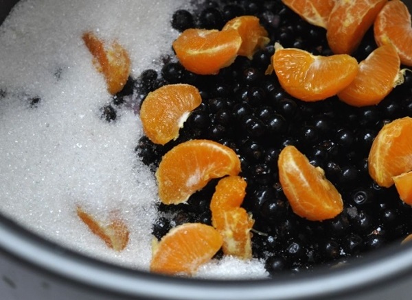 Compota de chokeberry ashberry