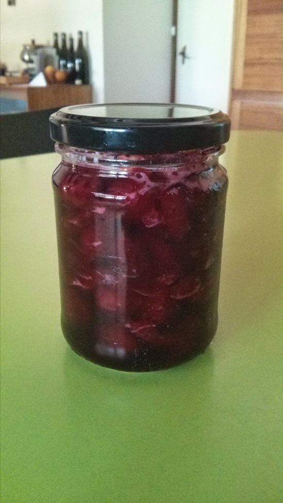 Compota perfumada de cereja para o inverno - receita