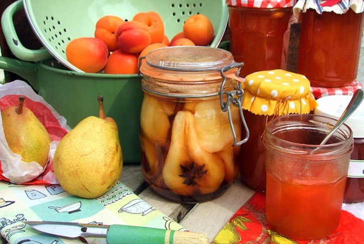 Pêras enlatadas em calda para o inverno - receita fotográfica como cozinhar