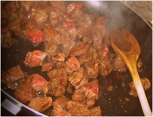 Guiso de carne com especiarias stew beef