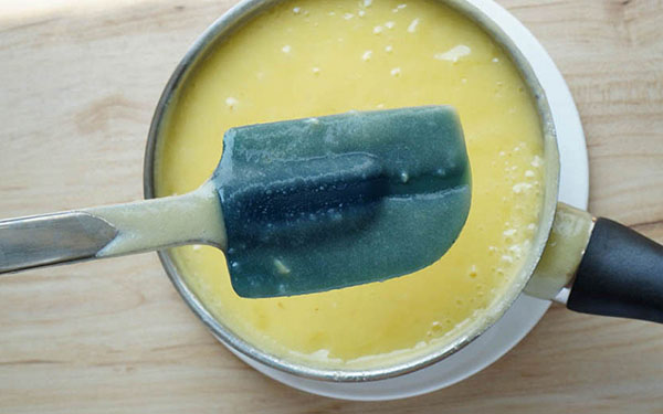 Receita fácil: bolo de limão primavera sem assar