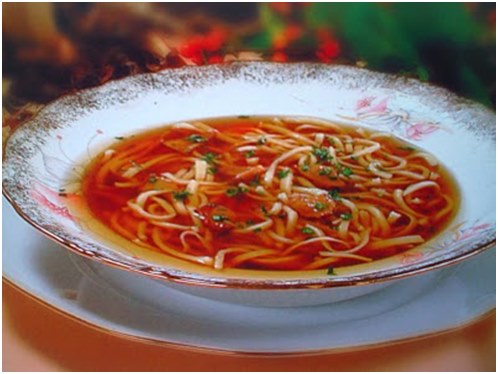 sopa em um prato