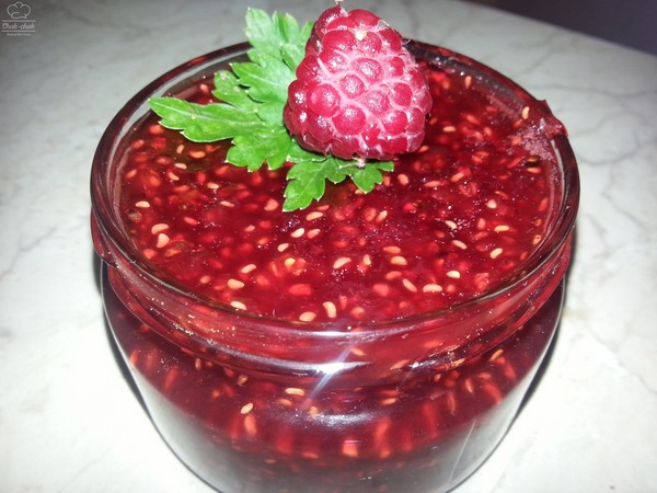 Framboesas com açúcar no inverno sem cozinhar, Pyatiminutka, no congelador. Receita de framboesas frescas, ralada com açúcar