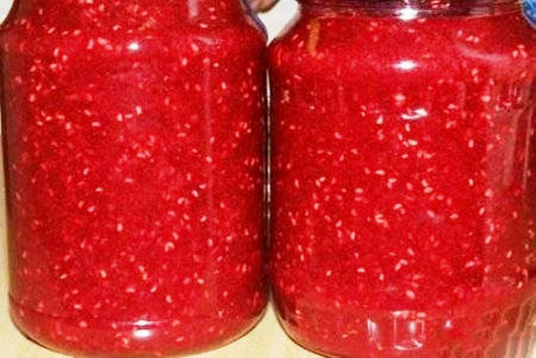 Framboesas com açúcar no inverno sem cozinhar, Pyatiminutka, no congelador. Receita de framboesas frescas, ralada com açúcar