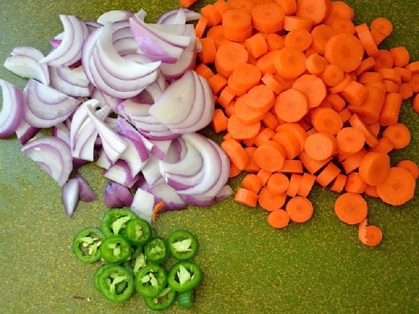 Cenouras para o inverno em latas - em coreano, lecho, salada, molho - receitas muito saborosas com cebolas, beterraba, pimenta. Como manter as cenouras para o inverno em casa