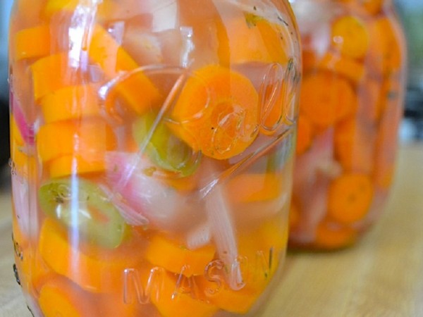 Cenouras para o inverno em latas - em coreano, lecho, salada, molho - receitas muito saborosas com cebolas, beterraba, pimenta. Como manter as cenouras para o inverno em casa