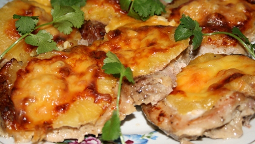 carne e abacaxi