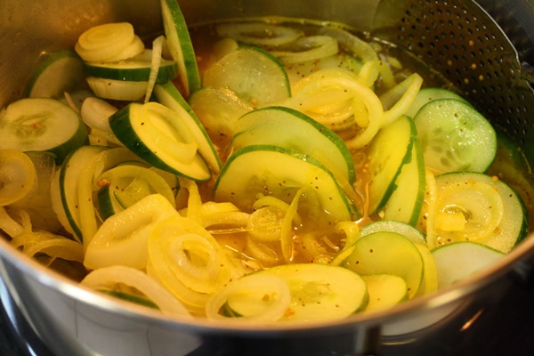 Receitas simples para a conservação de pepinos para o inverno sem vinagre