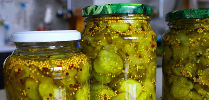 Pepinos com mostarda para o inverno sem esterilização e com ele, calor e frio. Salada de pepinos em excesso com mostarda