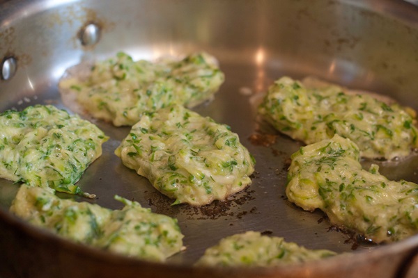 Deliciosas panquecas de calabresas em receitas rápidas