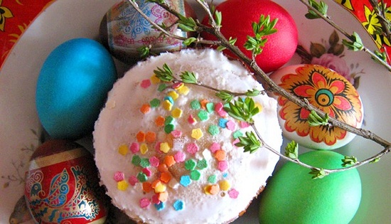 Como assar um bolo de Páscoa em casa, uma receita com uma foto Como assar um bolo de Páscoa em casa, uma receita com uma foto