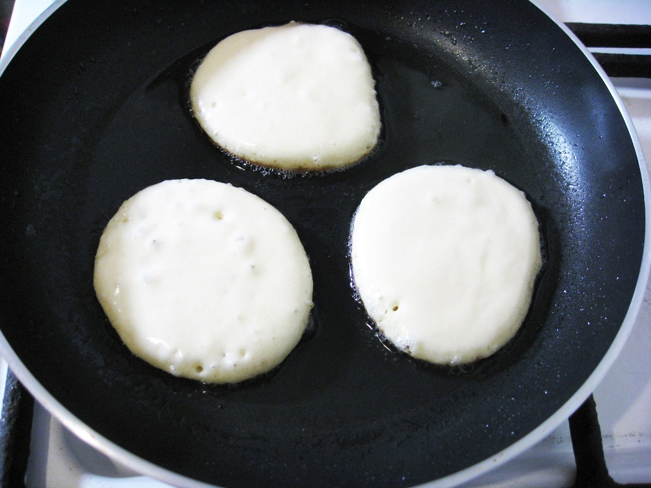 panquecas em uma frigideira