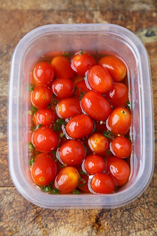 Tomates com alho para o inverno, receitas. Colhendo tomates com alho para o inverno: uma receita para cozinhar rápido, sem esterilização, salgada sem tomar banho
