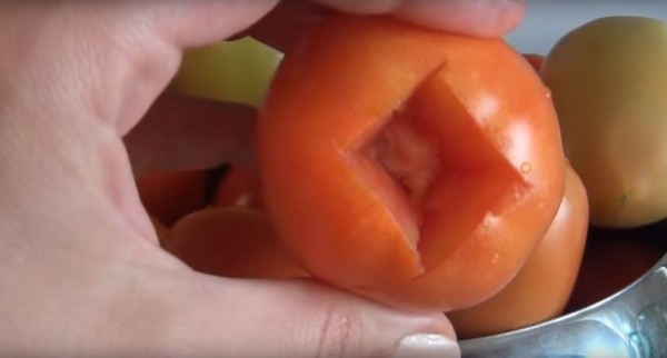 Tomates com alho para o inverno, receitas. Colhendo tomates com alho para o inverno: uma receita para cozinhar rápido, sem esterilização, salgada sem tomar banho
