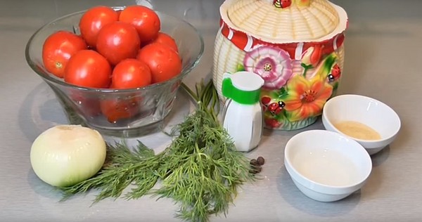Tomates em gelatina para o inverno - receitas com cebolas, sem esterilização. Colhidos em conserva colhadados em gelatina para o inverno