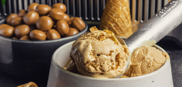Receita para um delicioso sorvete caseiro com caramelo