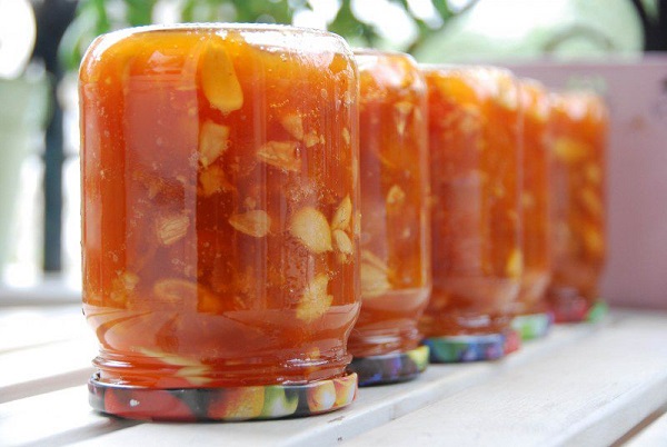 Apple jam-five-minute em um multivark