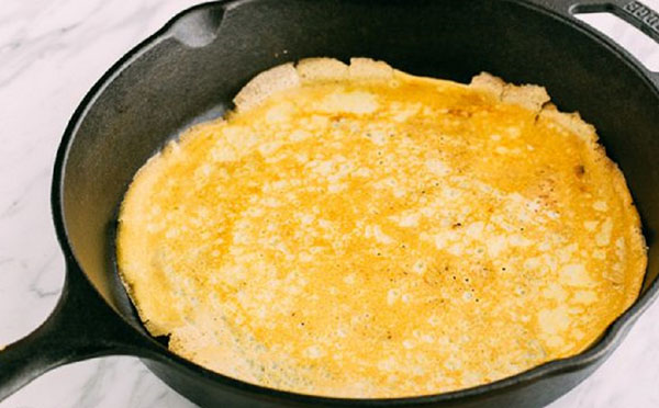 Receitas originais para panquecas no Pancake Day 2017 passo a passo com a foto: sobre leite, kefir, levedura, com recheios para todos os gostos