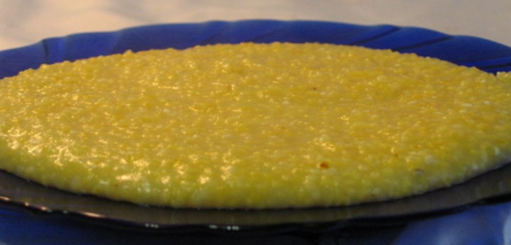 mingau em um prato