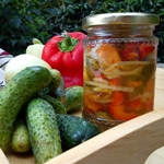 Salada de pepino e pimenta para o inverno