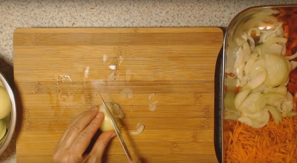 Salada com arroz e vegetais para o inverno. Receitas para salada para o inverno com arroz e tomate, abobrinha, cenoura
