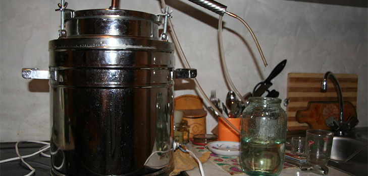 A receita clássica de moonshine a partir de suco de bétula