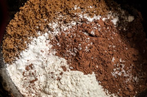 Cupcake de chocolate em multivarquet - receita rápida com foto