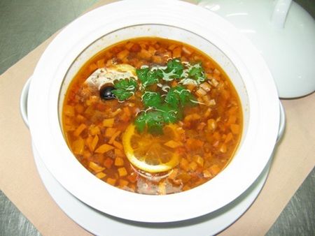 Solyanka para seus convidados favoritos: dicas para cozinhar