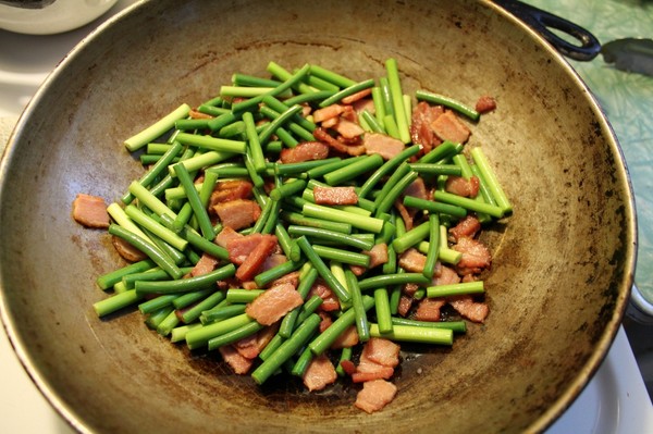 Setas de alho: as melhores receitas com fotos