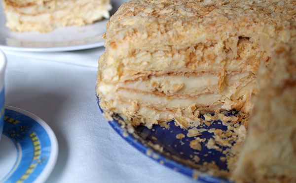 Bolo "Napoleão", receitas com uma foto em casa: clássico (soviético), com creme, com leite condensado, de massa folhada