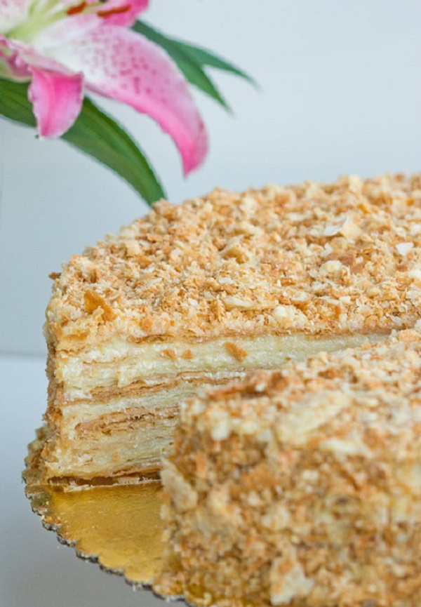 Bolo "Napoleão", receitas com uma foto em casa: clássico (soviético), com creme, com leite condensado, de massa folhada