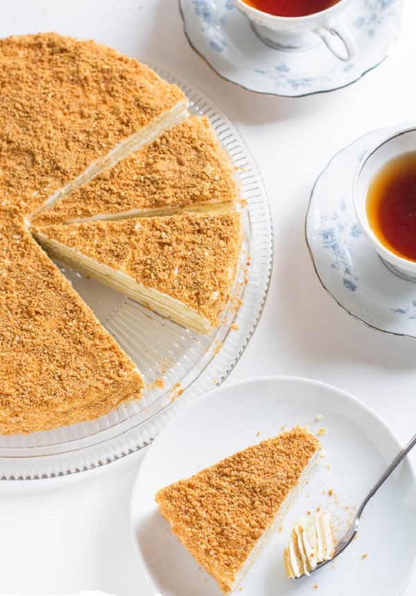 Bolo "Napoleão", receitas com uma foto em casa: clássico (soviético), com creme, com leite condensado, de massa folhada