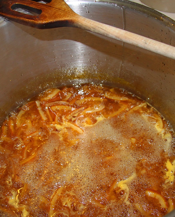 Atolamento de laranjas e cascas de laranja: receitas passo a passo com fotos