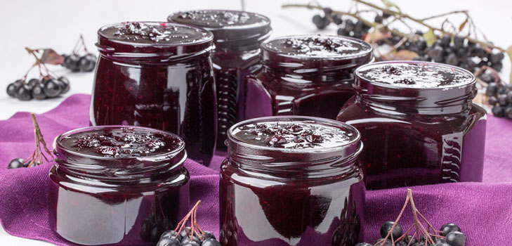 Atolamento de chokeberry preto