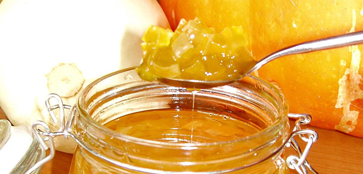 Atolamento incomum de abobrinha para o inverno: receitas passo a passo com uma foto