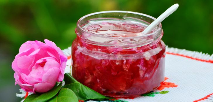 A receita de geléia clássica de rosas