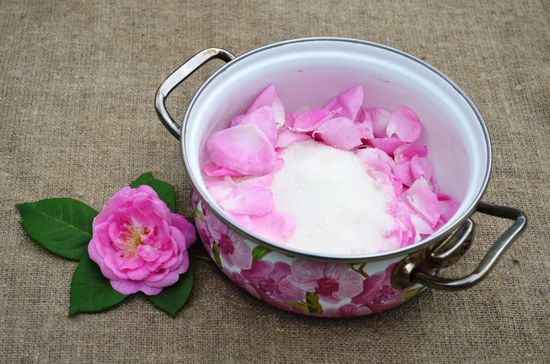 A receita de geléia clássica de rosas