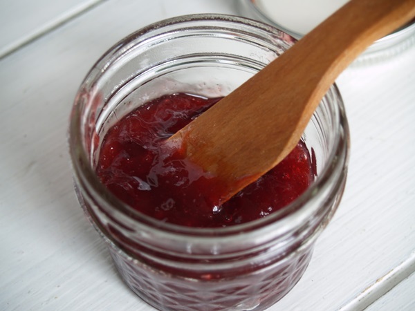 Como criar breu de uma ameixa com uma pedra e pitted - receitas simples