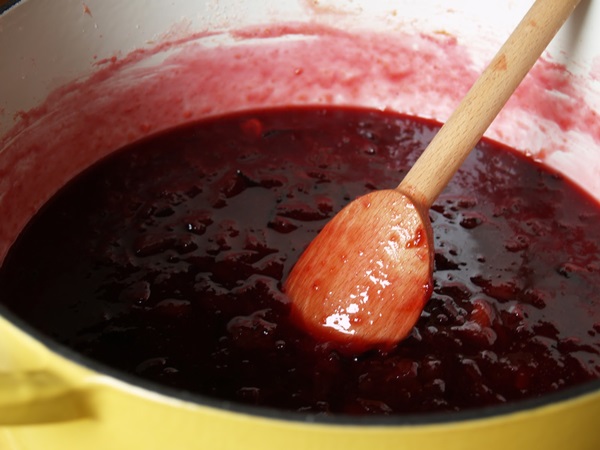 Como criar breu de uma ameixa com uma pedra e pitted - receitas simples