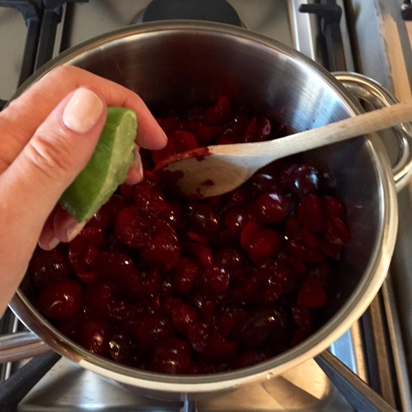 Como criar breu de uma ameixa com uma pedra e pitted - receitas simples