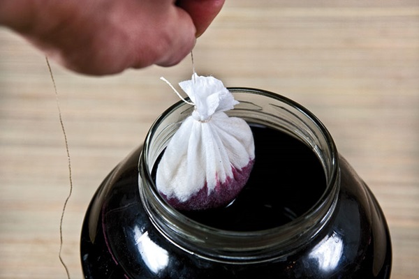 Vinho caseiro de chokeberry