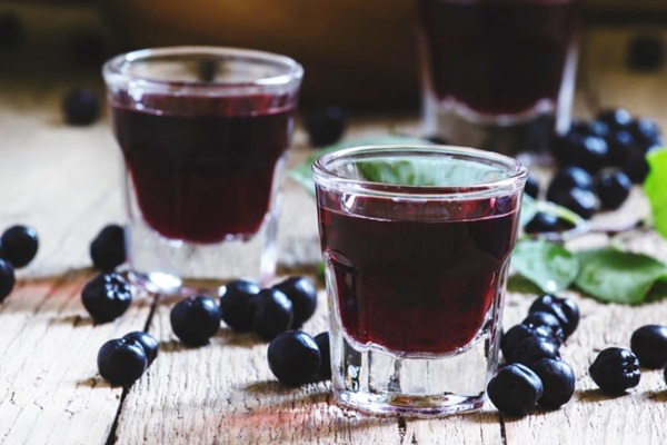 Vinho caseiro de chokeberry