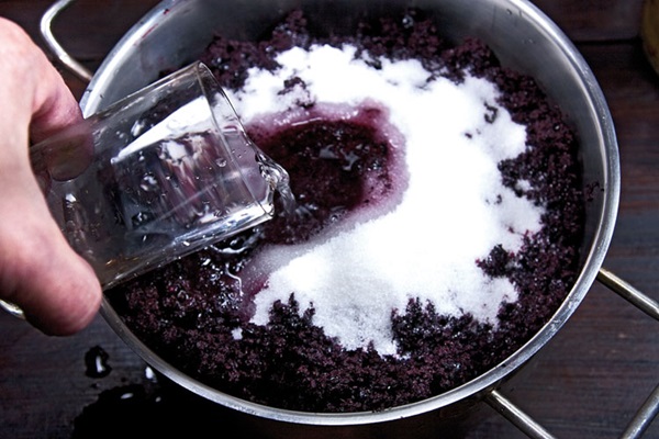 Vinho caseiro de chokeberry