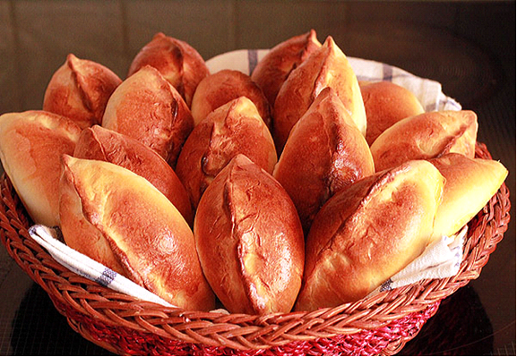 Tartes deliciosas com cebola e ovo