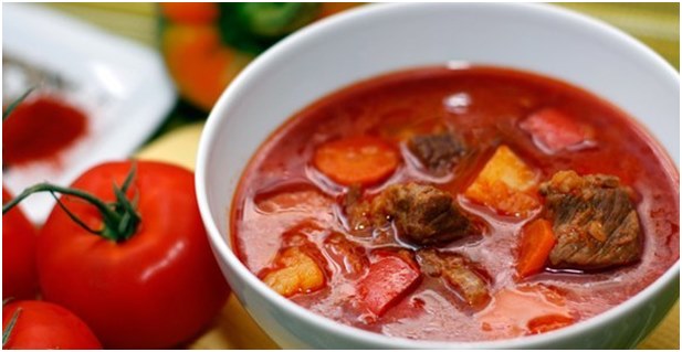 Goulash com tomate