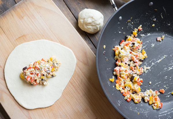 Receita deliciosa: calzone com enchimento vegetal