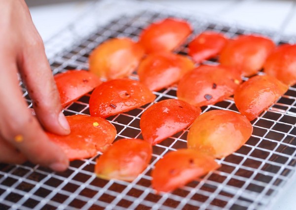 Tomates secos ao sol, receitas em casa. Como fazer tomates secos ao sol em um secador de vegetais, forno, para o inverno