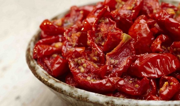Tomates secos ao sol, receitas em casa. Como fazer tomates secos ao sol em um secador de vegetais, forno, para o inverno Tomates secos ao sol, receitas em casa. Como fazer tomates secos ao sol em um secador de vegetais, forno, para o inverno
