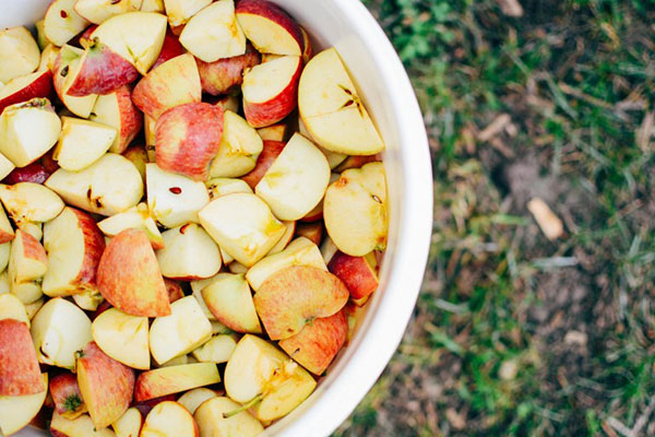 Como preparar suco de maçã para o inverno