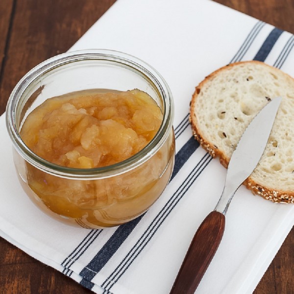 Maçãs para o inverno nos bancos - tarugos e receitas - embebidas e cunhas, compotas, atolamentos, tarugos. Como manter as maçãs no inverno em casa